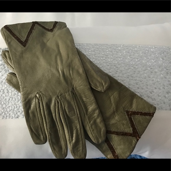 Alexander’s Accessories - NWOT.  Vintage Leather Gloves Green 7.5